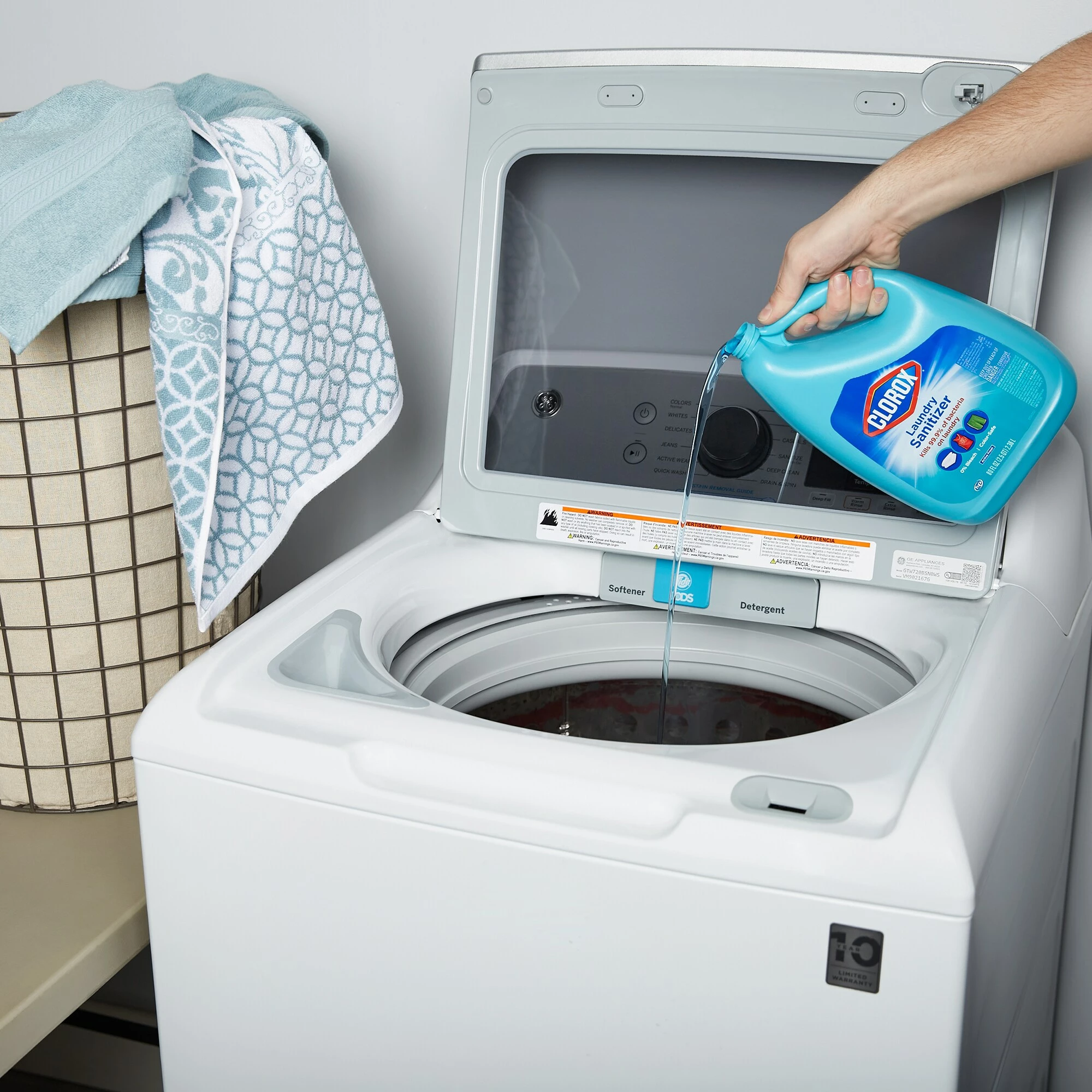 Clorox Fabric Deodorizers 80-fl oz Fabric Deodorizer 4 Clorox Fabric Deodorizers 80-fl oz Fabric Deodorizer - Image 2